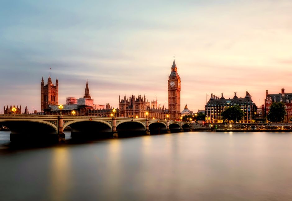 英国大学古典建筑外景